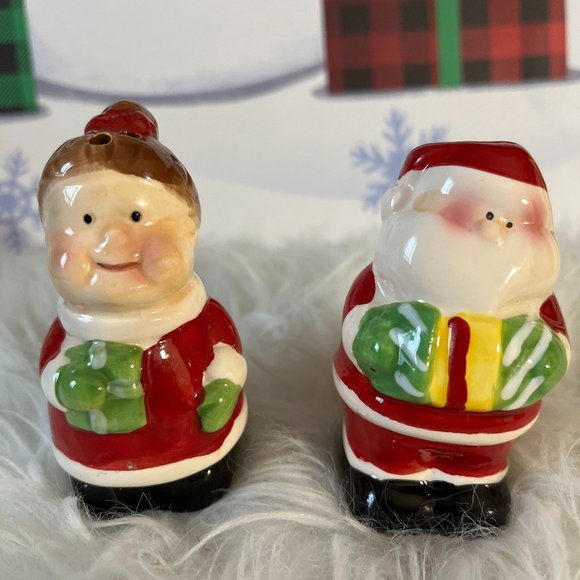 Other - Mr and Mrs Clause Salt and Pepper Shakers, Christmas Decor